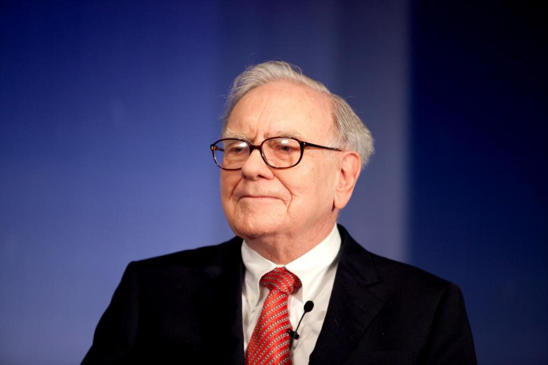 Warren Buffetts Berkshire Hathaway Hits All Time High At 700 Billion