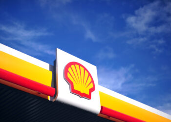 The Shell logo is pictured outside a Shell petrol station in central London on January 17, 2014. Shell issued a severe profits warning on January 17 blaming exploration costs, pressures across the oil industry and disruption to Nigerian output, sparking a sharp drop in its share price. The London-listed energy group said in a surprise trading update that fourth-quarter profits were set to be "significantly lower than recent levels of profitability".  AFP PHOTO / CARL COURT        (Photo credit should read CARL COURT/AFP/Getty Images)